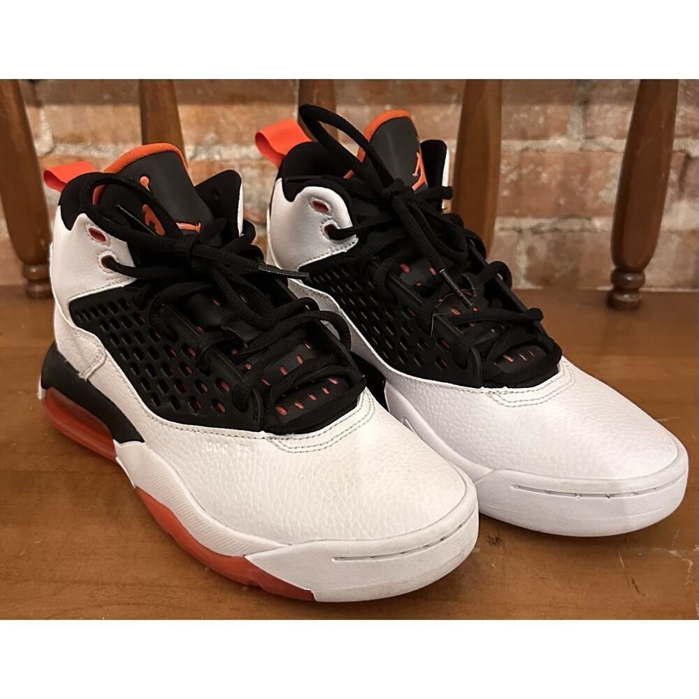 Nike Jordan Maxin 200 White/Black/Team Orange US 4Y Basketball Air EUC